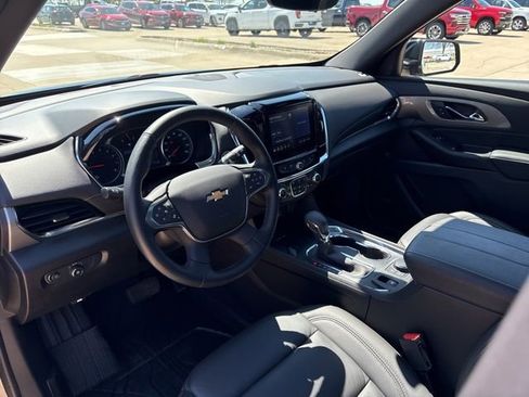 Used 2023 Chevrolet Traverse LT w/ LT Premium Package image 13