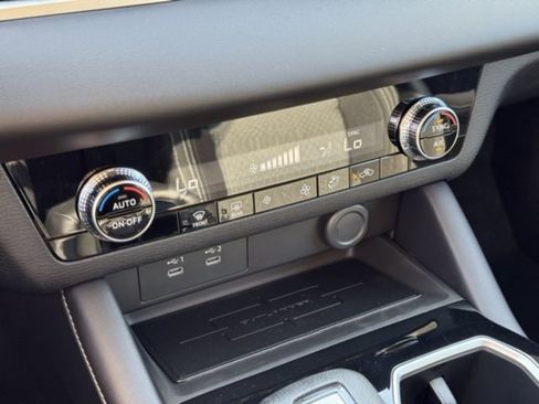 New 2025 Mitsubishi Outlander ES image 24