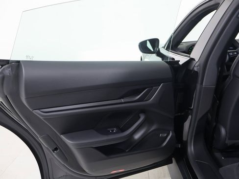 Used 2024 Porsche Taycan image 20