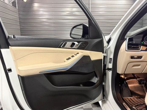 Used 2022 BMW X5 xDrive45e w/ M Sport Package image 37