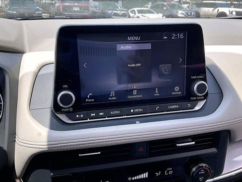 Certified 2025 Nissan Rogue SV FWD image 29