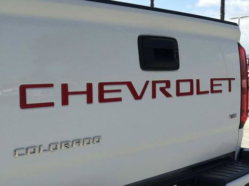 Used 2022 Chevrolet Colorado LT w/ Luxury Package RWD image 9