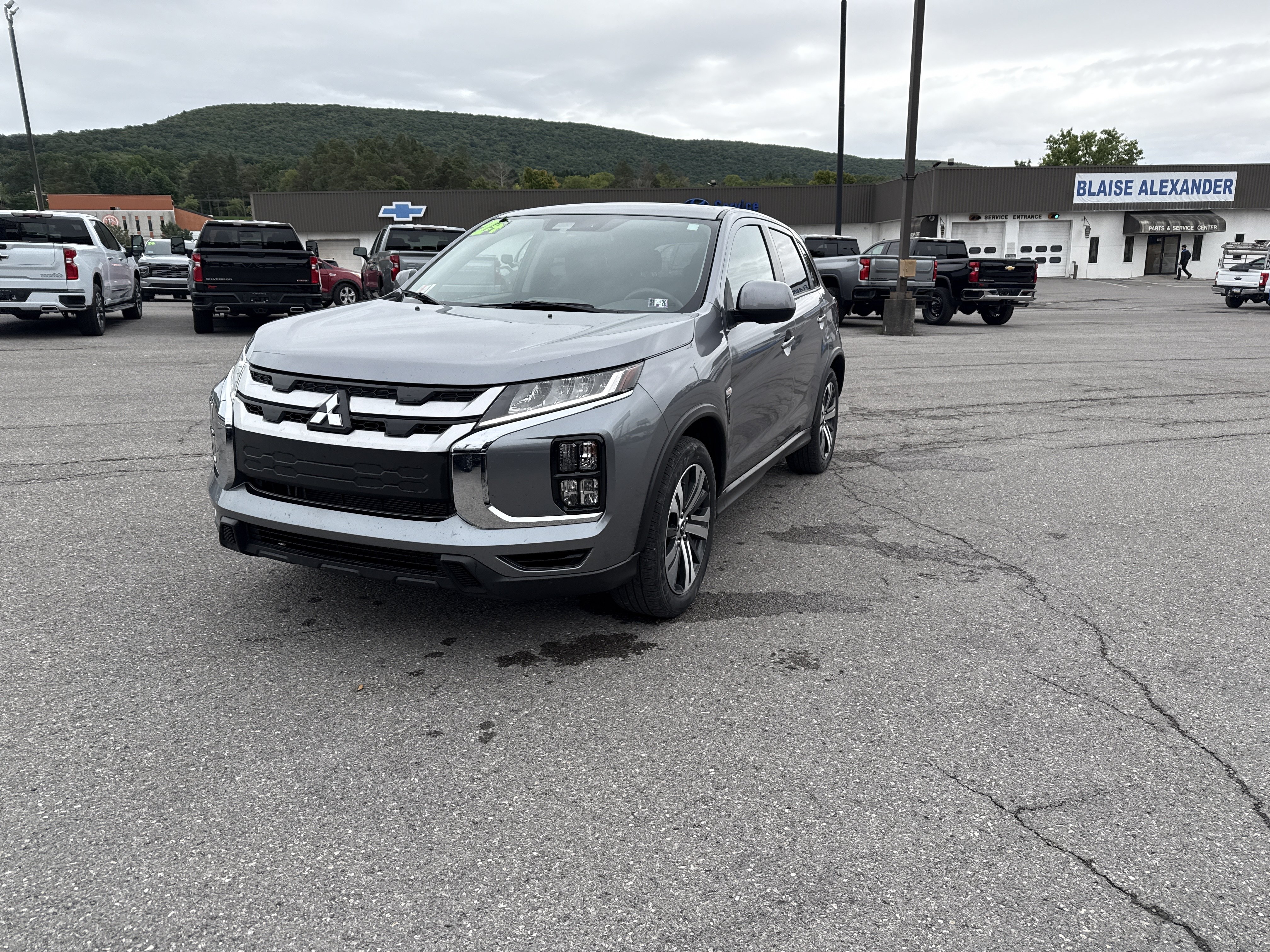 Used 2024 Mitsubishi Outlander Sport ES AWD/4WD image 7
