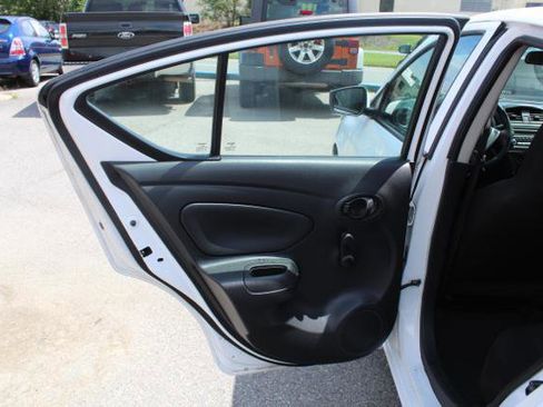 Used 2016 Nissan Versa S image 12