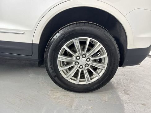 Used 2018 Cadillac XT5 Luxury w/ Driver Awareness Package AWD/4WD image 6