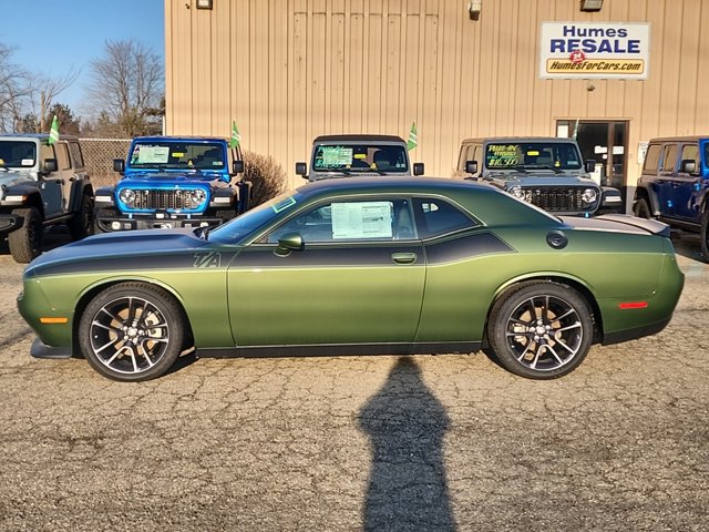 New 2023 Dodge Challenger R/T w/ T/A Package RWD image 11