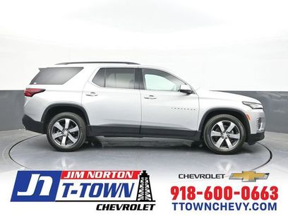 Used 2022 Chevrolet Traverse LT w/ LT Premium Package