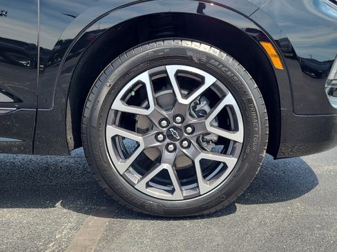 Used 2025 Chevrolet Blazer RS w/ LPO, Floor Liner Package FWD image 11