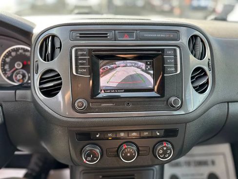 Used 2016 Volkswagen Tiguan SEL image 45