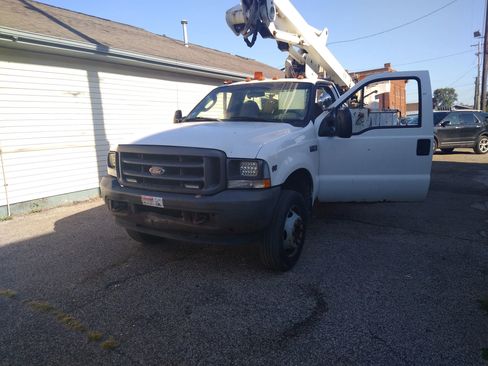 Used 2004 Ford F450 XLT image 3
