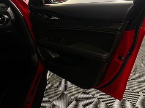 Used 2023 Alfa Romeo Stelvio Sprint image 34