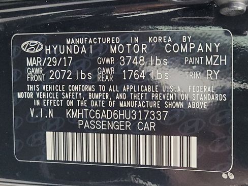 Used 2017 Hyundai Veloster Value Edition image 33