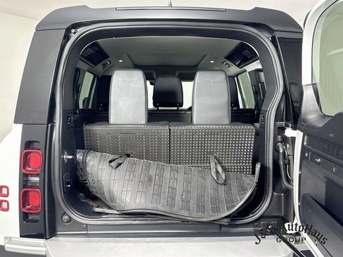 Used 2022 Land Rover Defender 110 S AWD/4WD image 34
