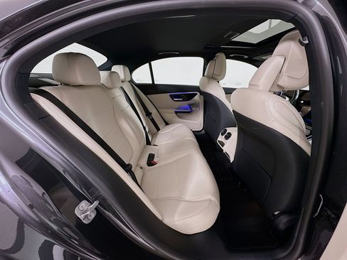 Used 2025 Mercedes-Benz C 300 Sedan image 30