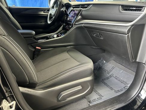 Used 2023 Jeep Grand Cherokee Laredo w/ Trailer Tow Prep Group (B) image 26