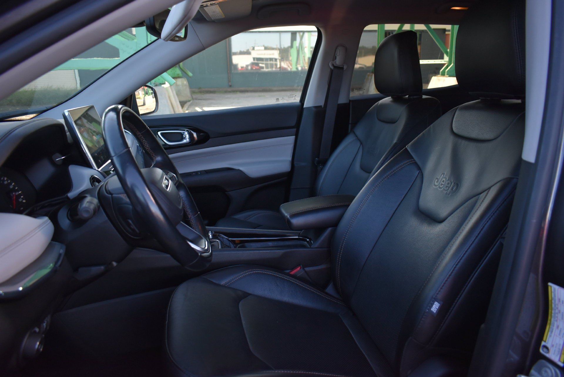 Used 2022 Jeep Compass Limited AWD/4WD image 15