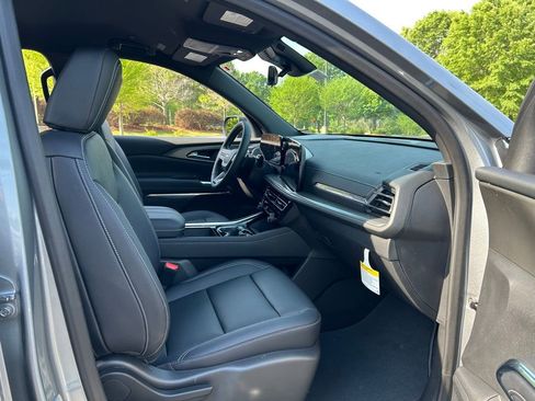 New 2026 Chevrolet Traverse LT image 38