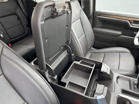 Used 2024 Chevrolet Silverado 1500 High Country w/ High Country Premium Package AWD/4WD image 38