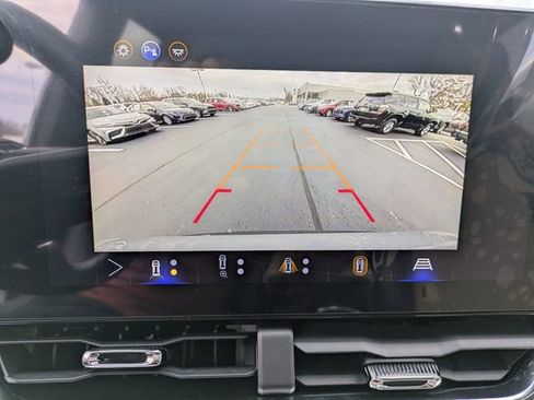 Used 2026 Chevrolet Equinox ACTIV w/ Safety and Technology Package image 24