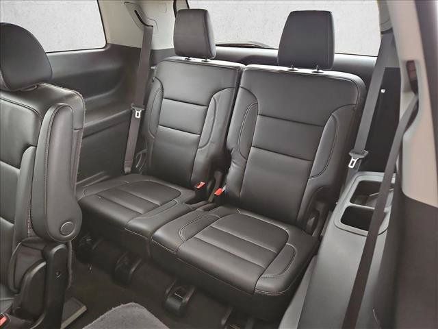 Used 2023 GMC Acadia SLT AWD/4WD image 20