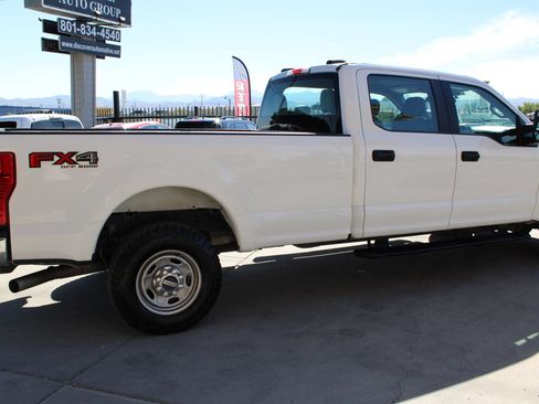 Used 2022 Ford F250 XL w/ FX4 Off-Road Package AWD/4WD image 4