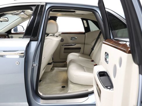Used 2017 Rolls-Royce Ghost RWD image 61