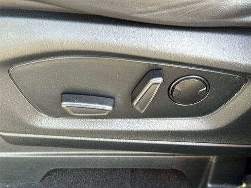 Used 2023 Ford Explorer XLT w/ Equipment Group 202A AWD/4WD image 27