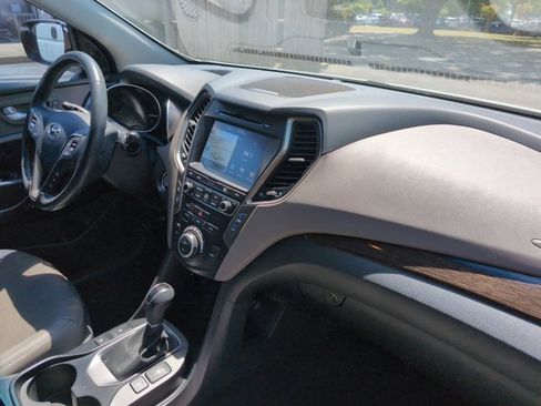 Used 2017 Hyundai Santa Fe Sport image 24