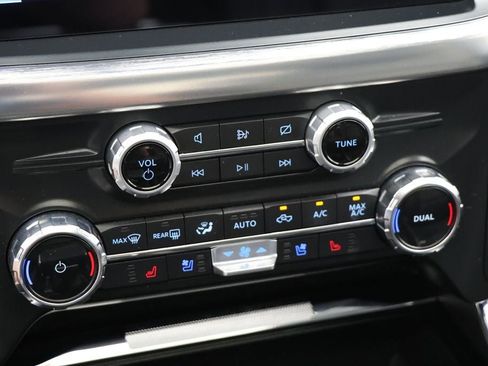 Used 2022 Ford F150 Lariat w/ Equipment Group 501A Mid image 27