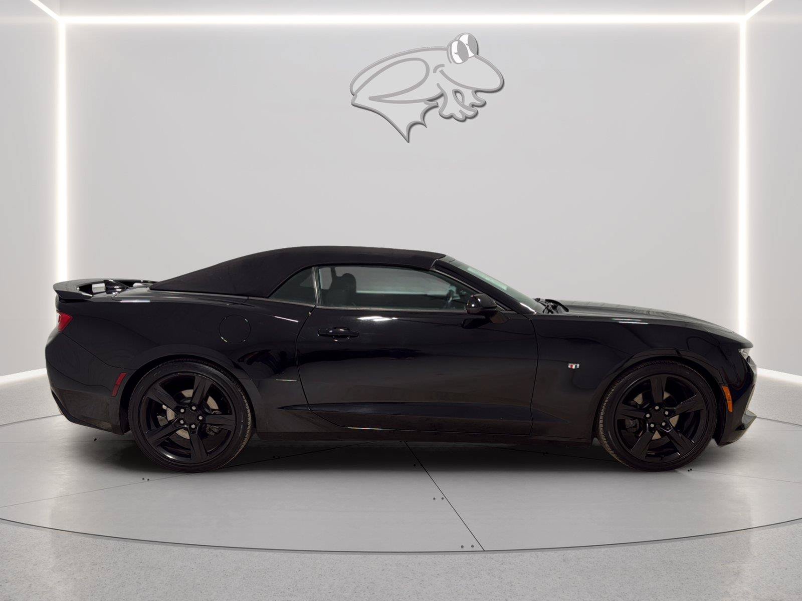 Used 2017 Chevrolet Camaro LT w/ Technology Package RWD image 6