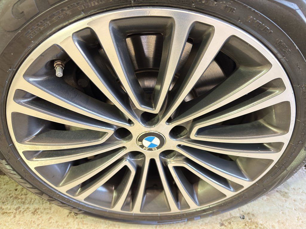 Used 2019 BMW 530i xDrive w/ Convenience Package AWD/4WD image 34