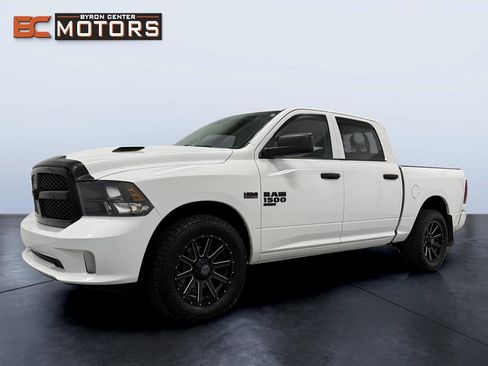 Used 2019 RAM 1500 Express w/ Wheel & Sound Group AWD/4WD image 2