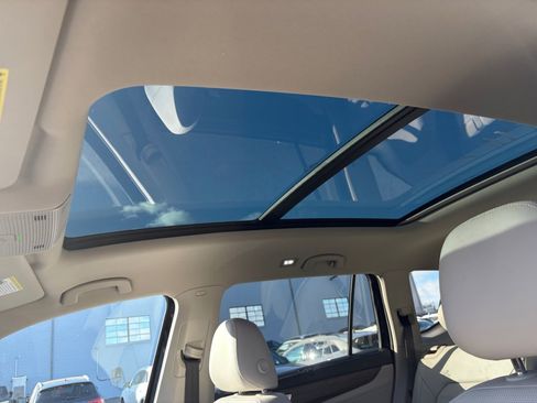 Used 2025 Volkswagen Atlas SEL image 21