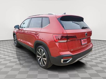 Used 2022 Volkswagen Taos SE w/ Panoramic Sunroof Package