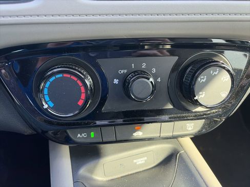 Used 2017 Honda HR-V LX image 16