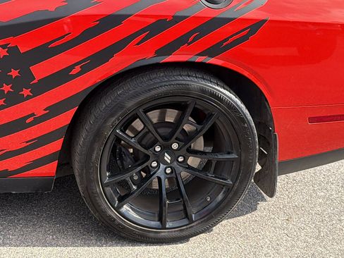 Used 2021 Dodge Challenger R/T w/ Performance Handling Group image 12