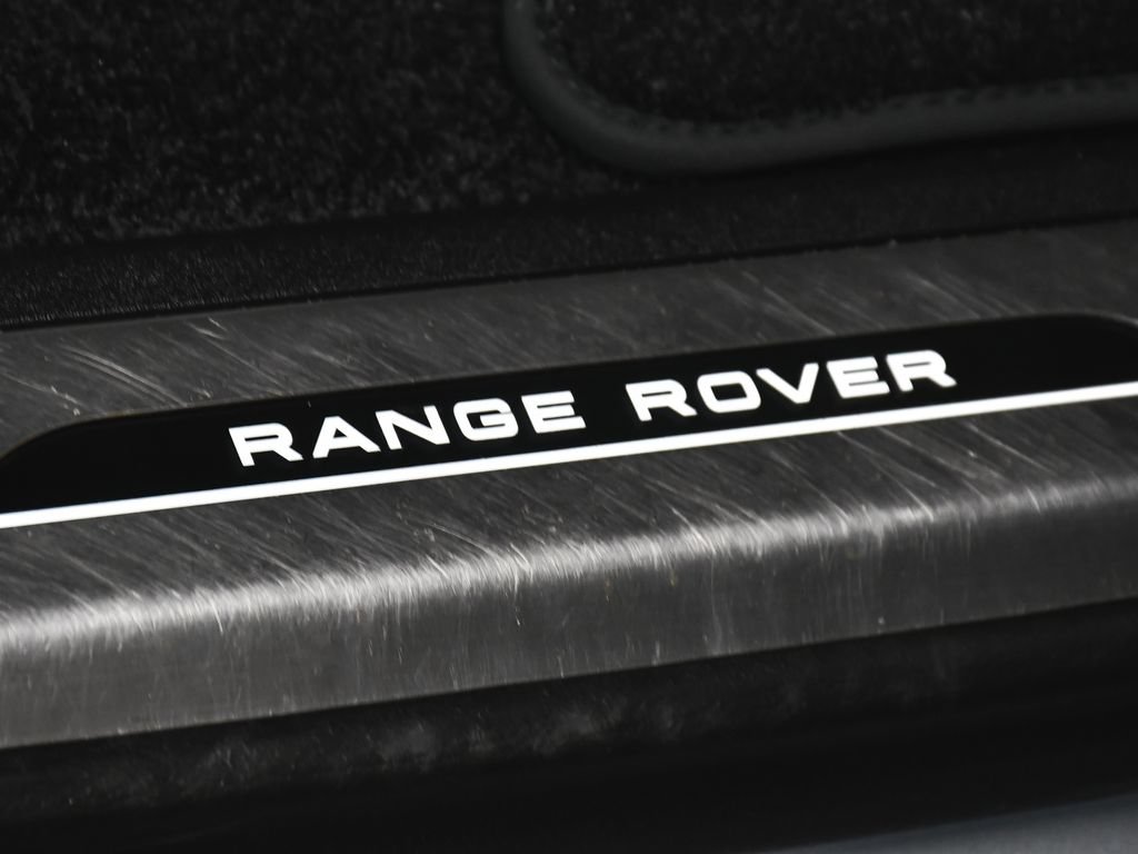 Used 2024 Land Rover Range Rover Long Wheelbase SE AWD/4WD image 17