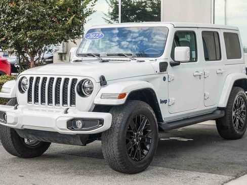 Used 2022 Jeep Wrangler Unlimited Sahara image 3