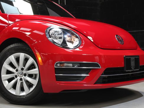 Used 2017 Volkswagen Beetle 1.8T SE FWD image 10