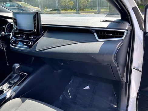 Used 2022 Toyota Corolla SE image 15