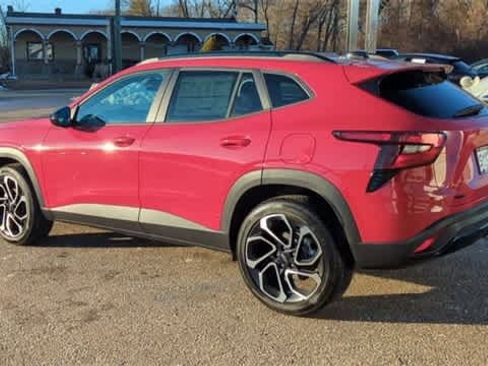 New 2026 Chevrolet Trax RS w/ Sunroof Package image 6