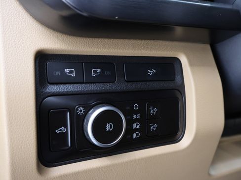 Used 2023 Ford F350 Lariat w/ FX4 Off-Road Package image 47