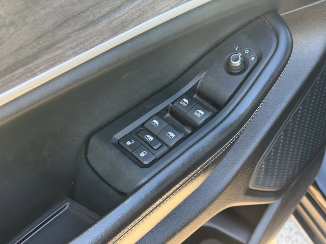 Used 2024 Jeep Grand Cherokee Limited AWD/4WD image 23