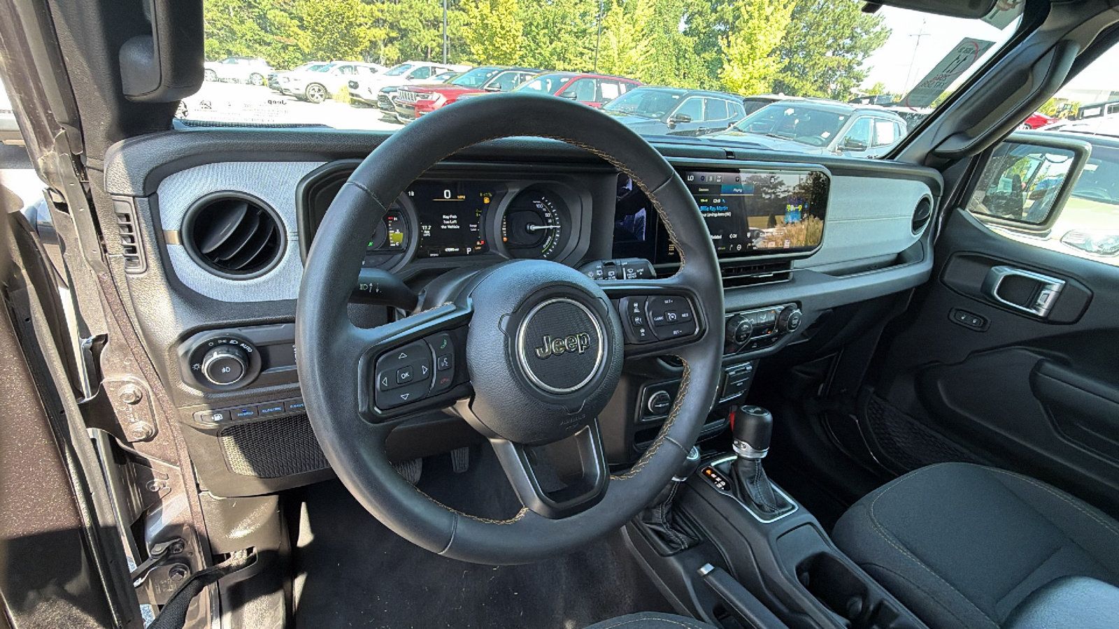 Used 2024 Jeep Wrangler Unlimited AWD/4WD image 24