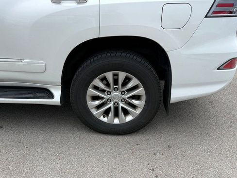 Used 2017 Lexus GX 460 Premium AWD/4WD image 25