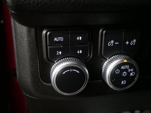 Used 2021 GMC Yukon Denali w/ Denali Premium Package AWD/4WD image 15