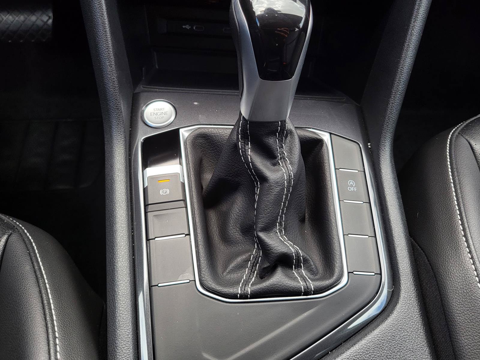 Used 2024 Volkswagen Tiguan SE FWD image 32