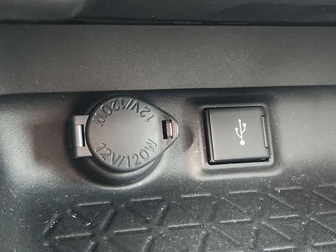 Used 2022 Toyota RAV4 XLE image 23