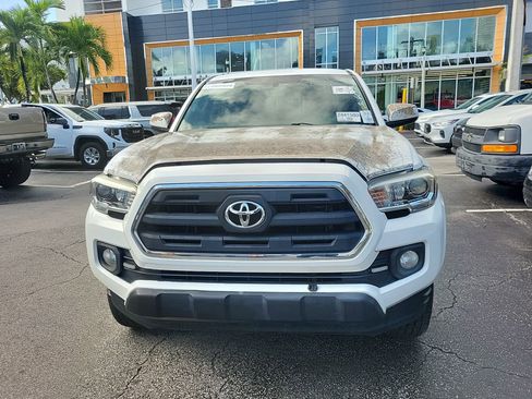 Used 2017 Toyota Tacoma SR5 image 3