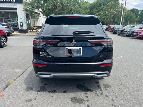 New 2025 Mitsubishi Outlander SEL image 4